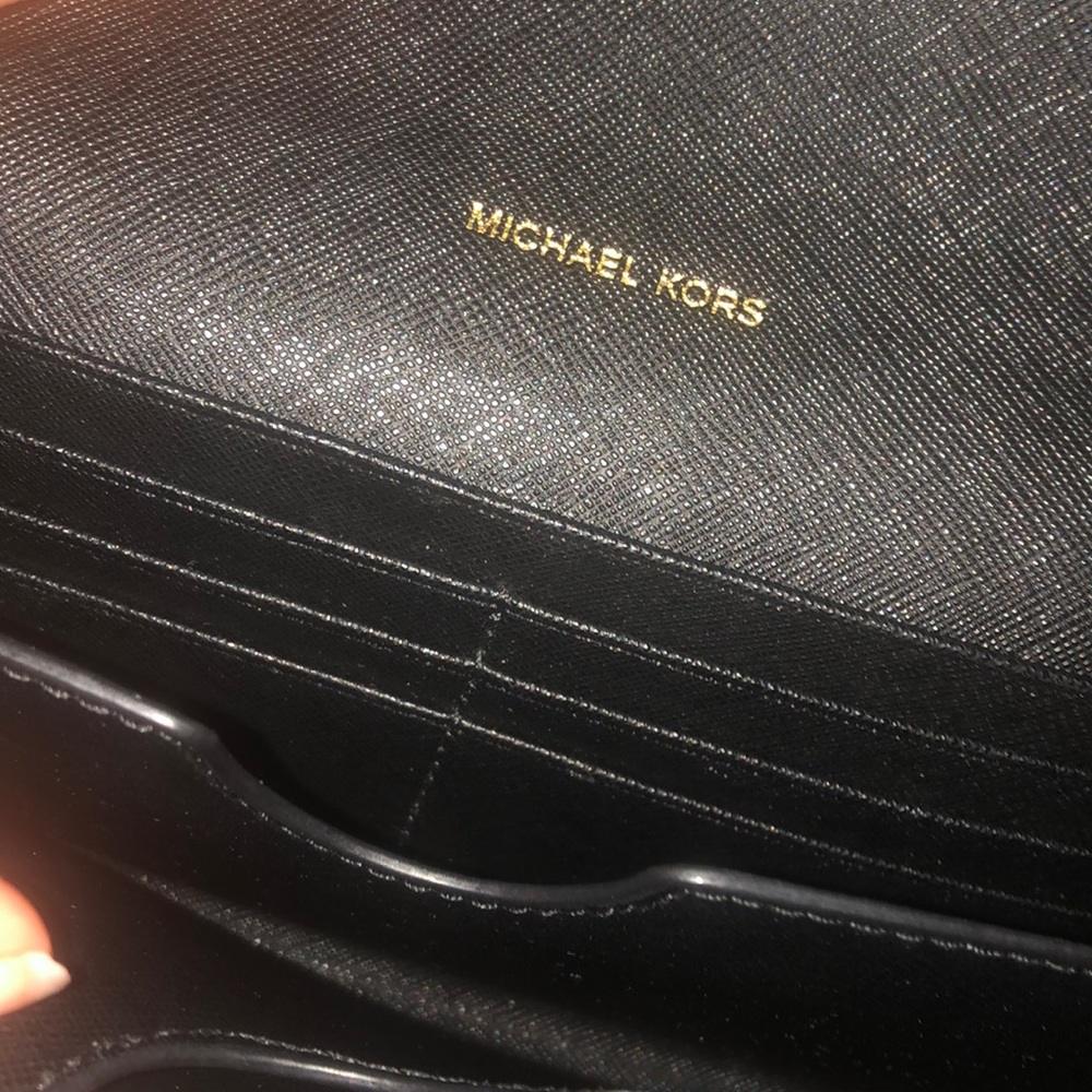 Michael Kors purse - Picture 4 of 5